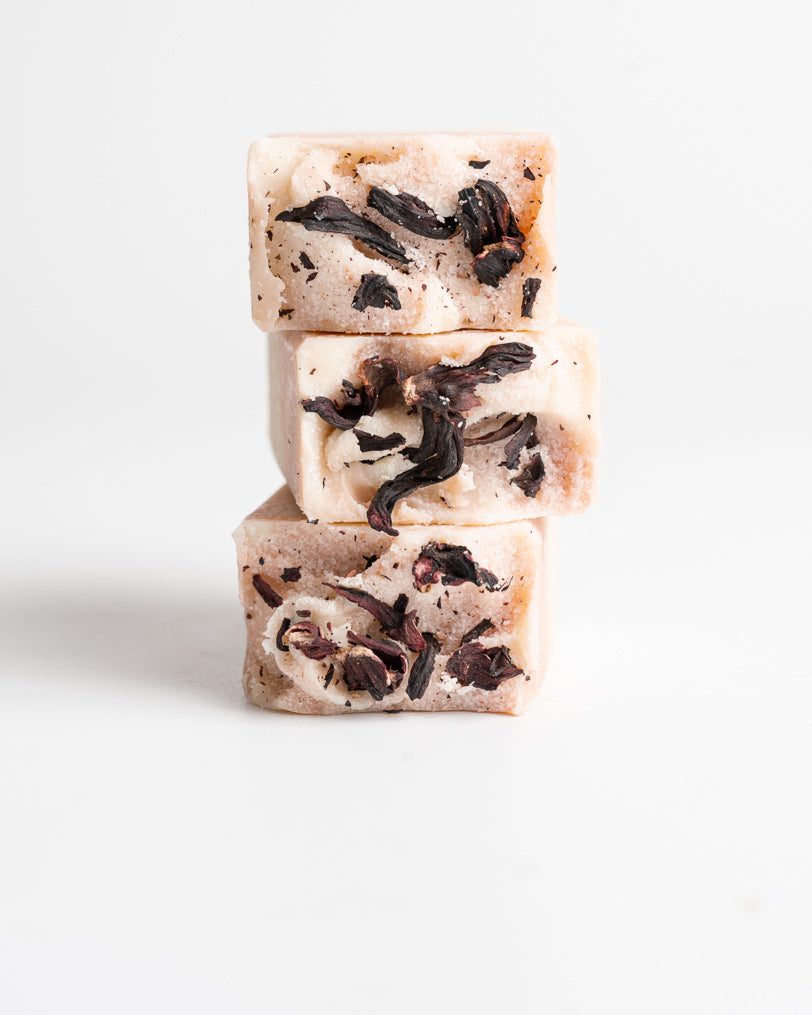 Savon au Sel de l'Himalaya & Lait de Coco, parfumé au Bois de Hô, au Lavandin et à la Marjolaine